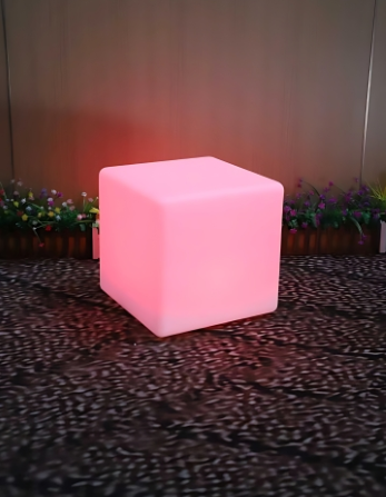 Kwadratowa lampa LED z pilotem 50*50*50cm wew/zew lampa na taras - obrazek 3